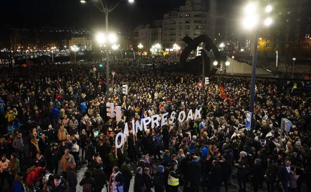 Miles de personas piden en Bilbao una nueva política penitenciaria y el